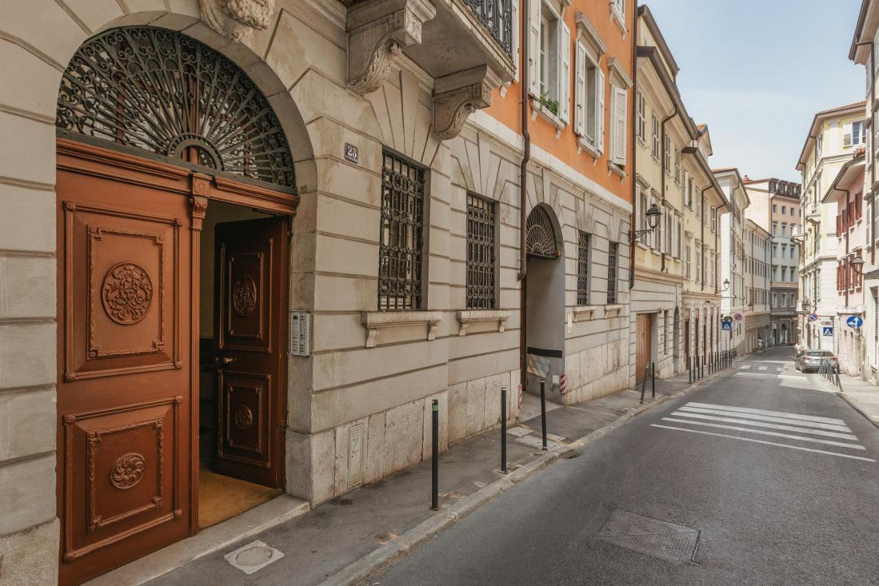 Suite Saba, Stile E Parcheggio In Centro A Trieste Eksteriør billede
